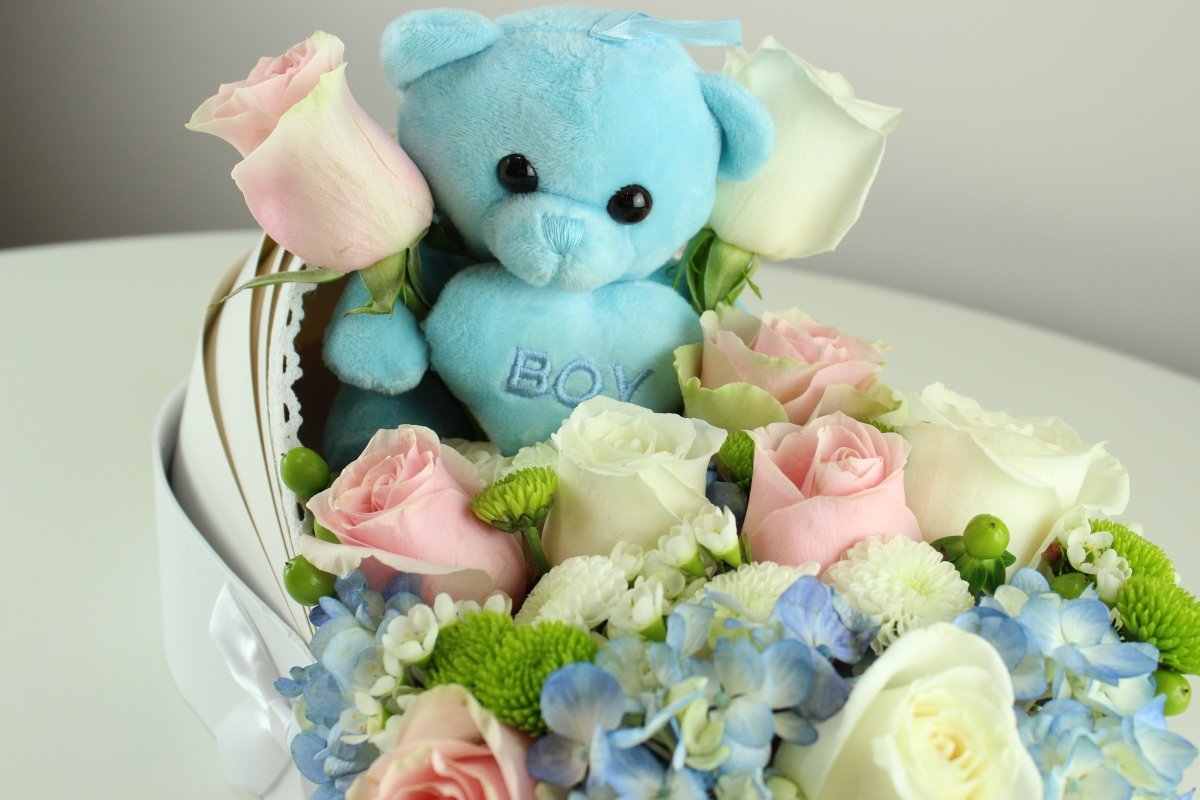 Gender Reveal | New Baby Flowers bassinet - My Queen