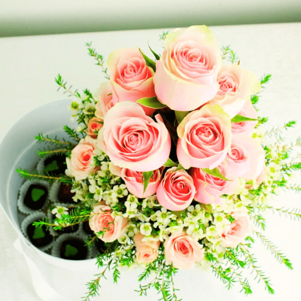 Pink Flowers Cake | Flowers and macarons Surprise Gift Box - My Queen