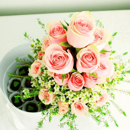Pink Flowers Cake | Flowers and macarons Surprise Gift Box - My Queen